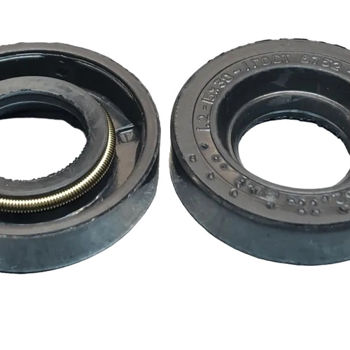 Сальник 15/30/5