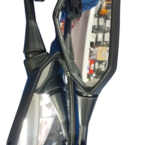 Зеркала с двумя креплениями