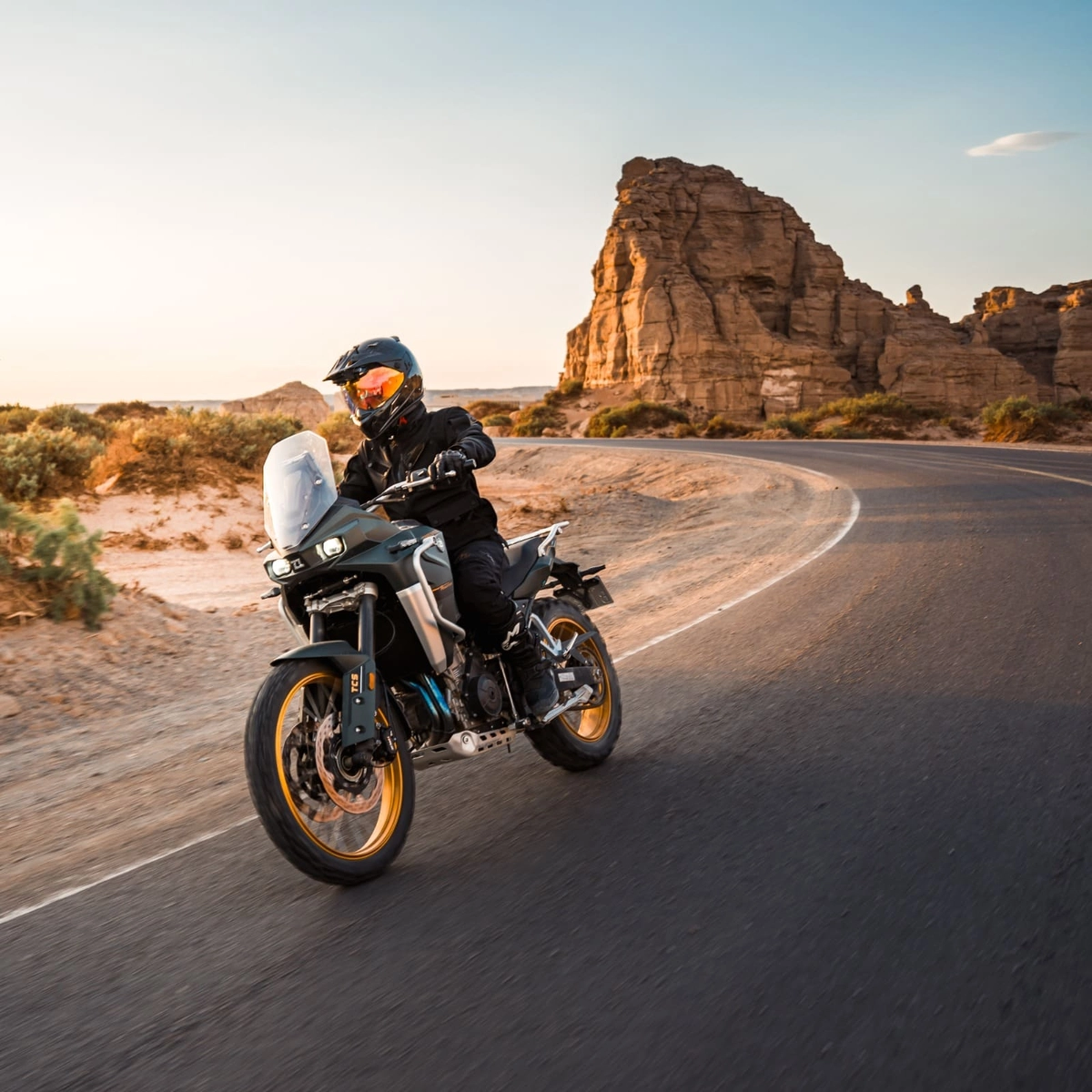 Мотоцикл KOVE 800X PRO