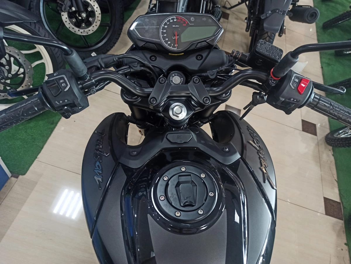 Мотоцикл BAJAJ Pulsar N250