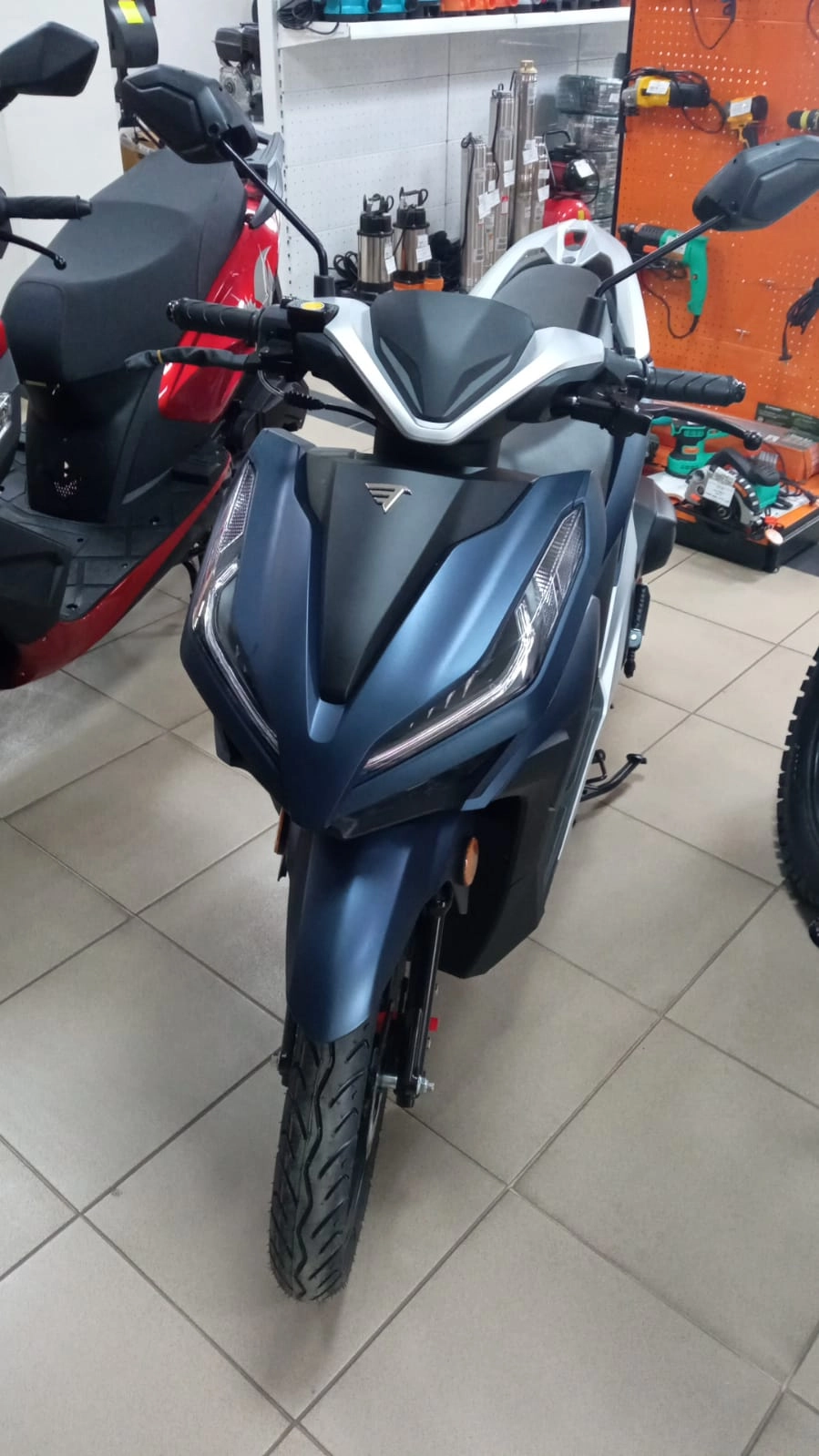 Скутер VENTO INFERNO (170) БЕЗ ПТС