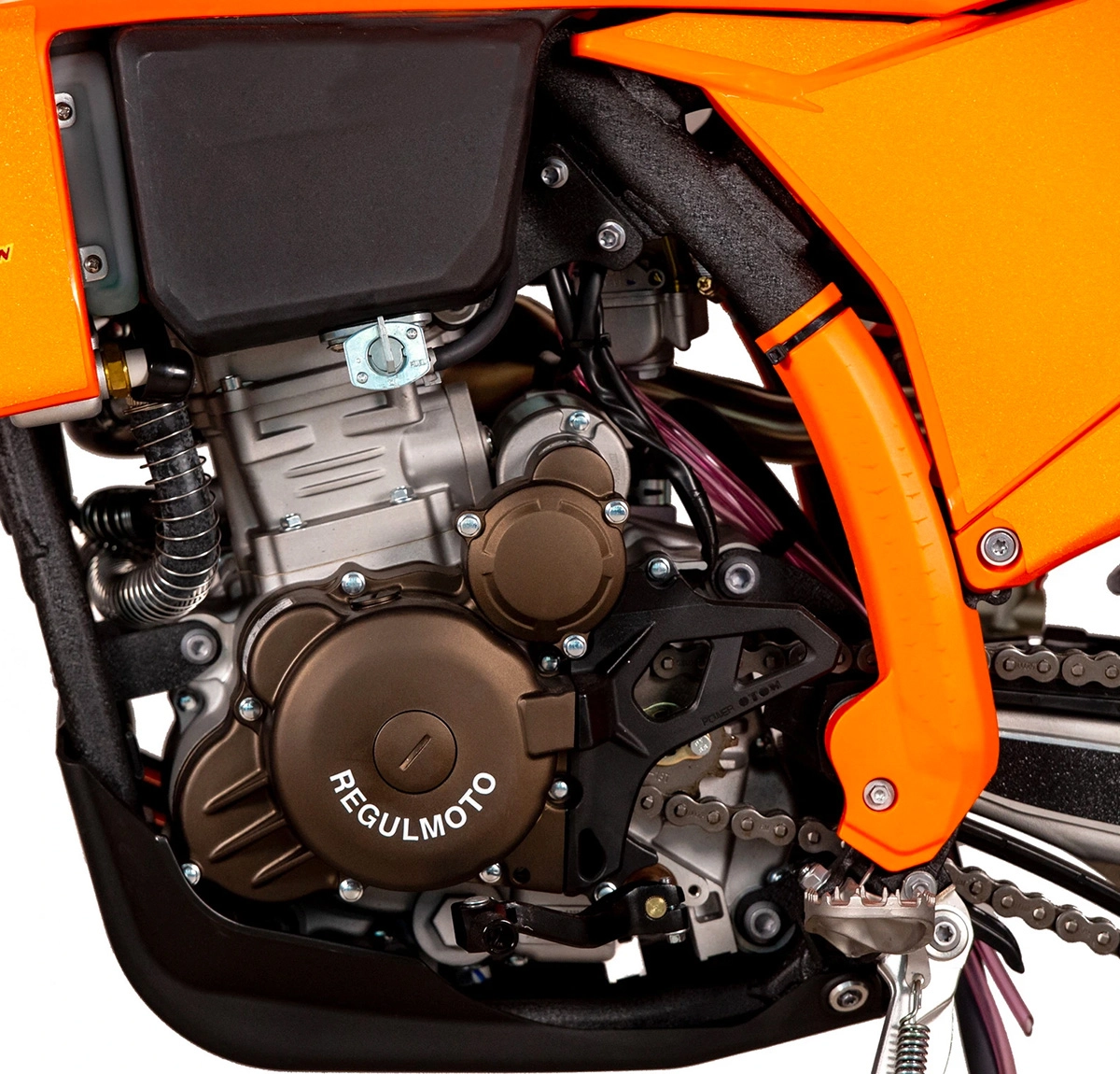 Мотоцикл Regulmoto SIX DAYS с ПТС