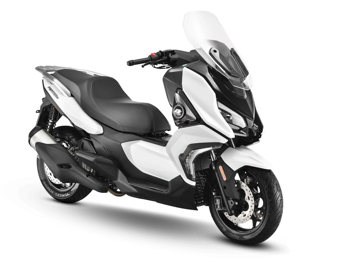 Скутер QJ FORT 350