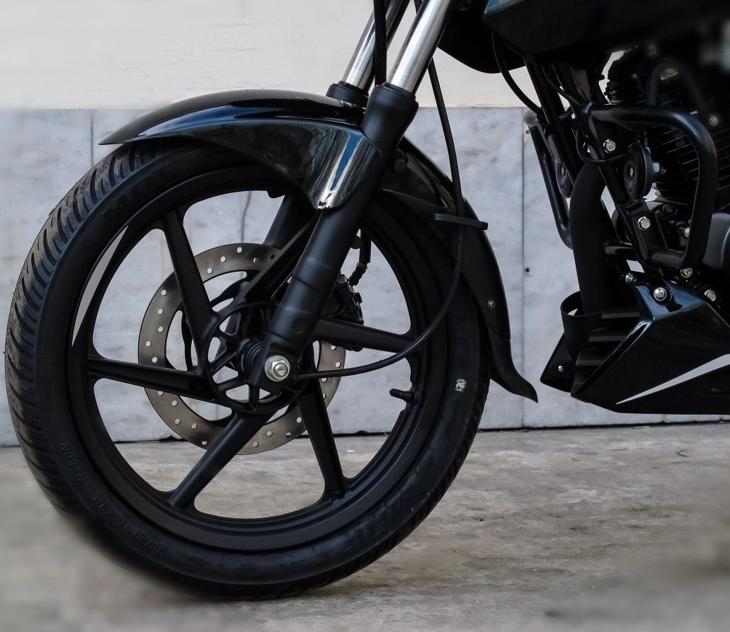 Мотоцикл BAJAJ Pulsar 180