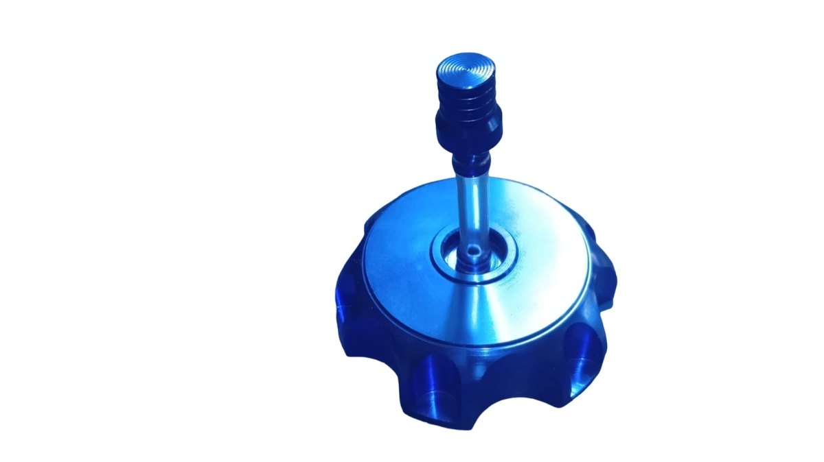 Пробка бензобака кросс/TTR 125-250 синяя с втулкой испарителем