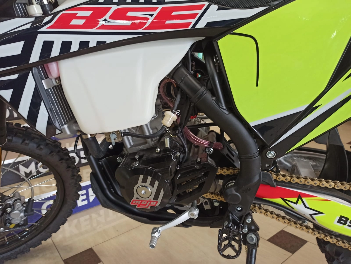 Мотоцикл BSE T8 Twister