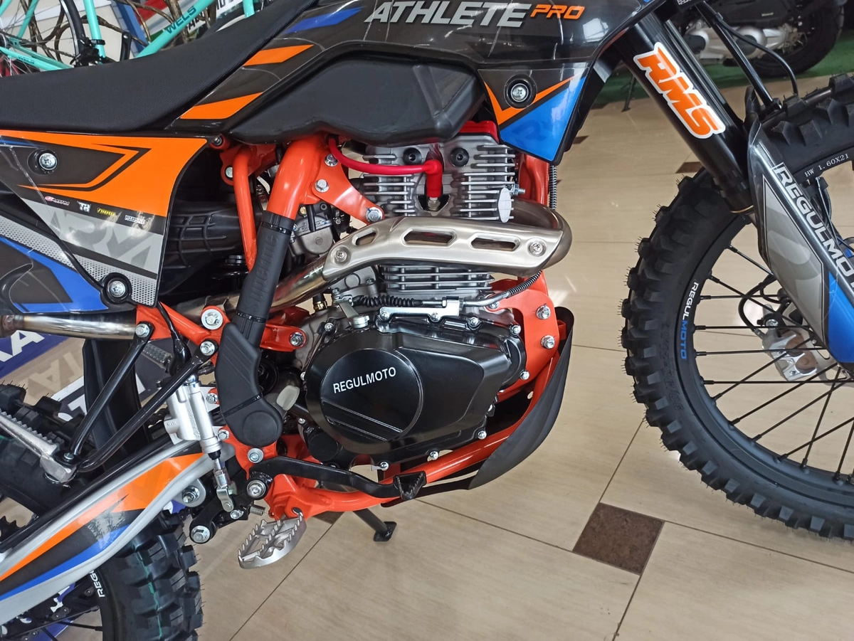 Мотоцикл Regulmoto ATHLETE PRO 4 valves 6 Gear