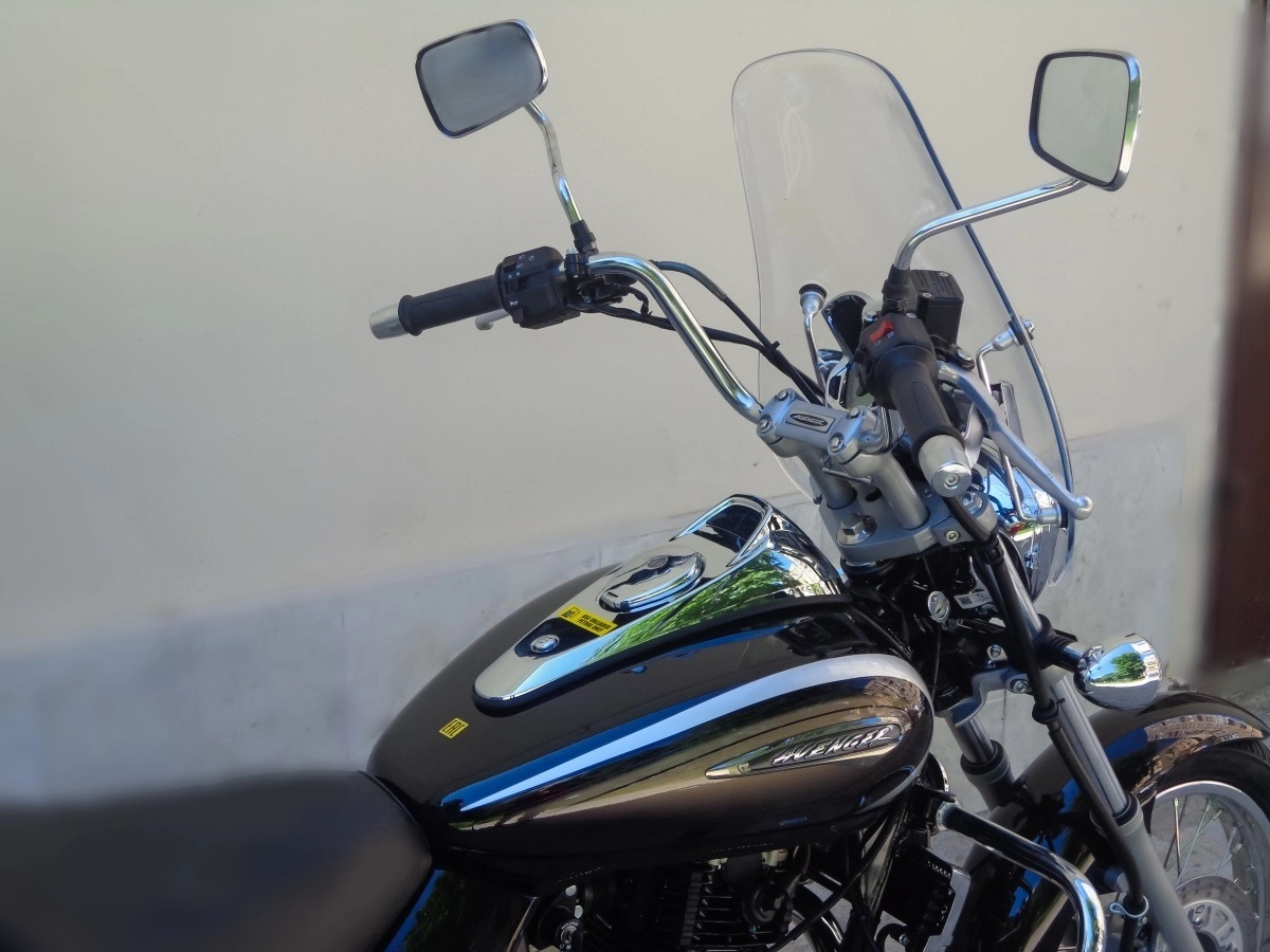 Мотоцикл BAJAJ Avenger Cruise 220