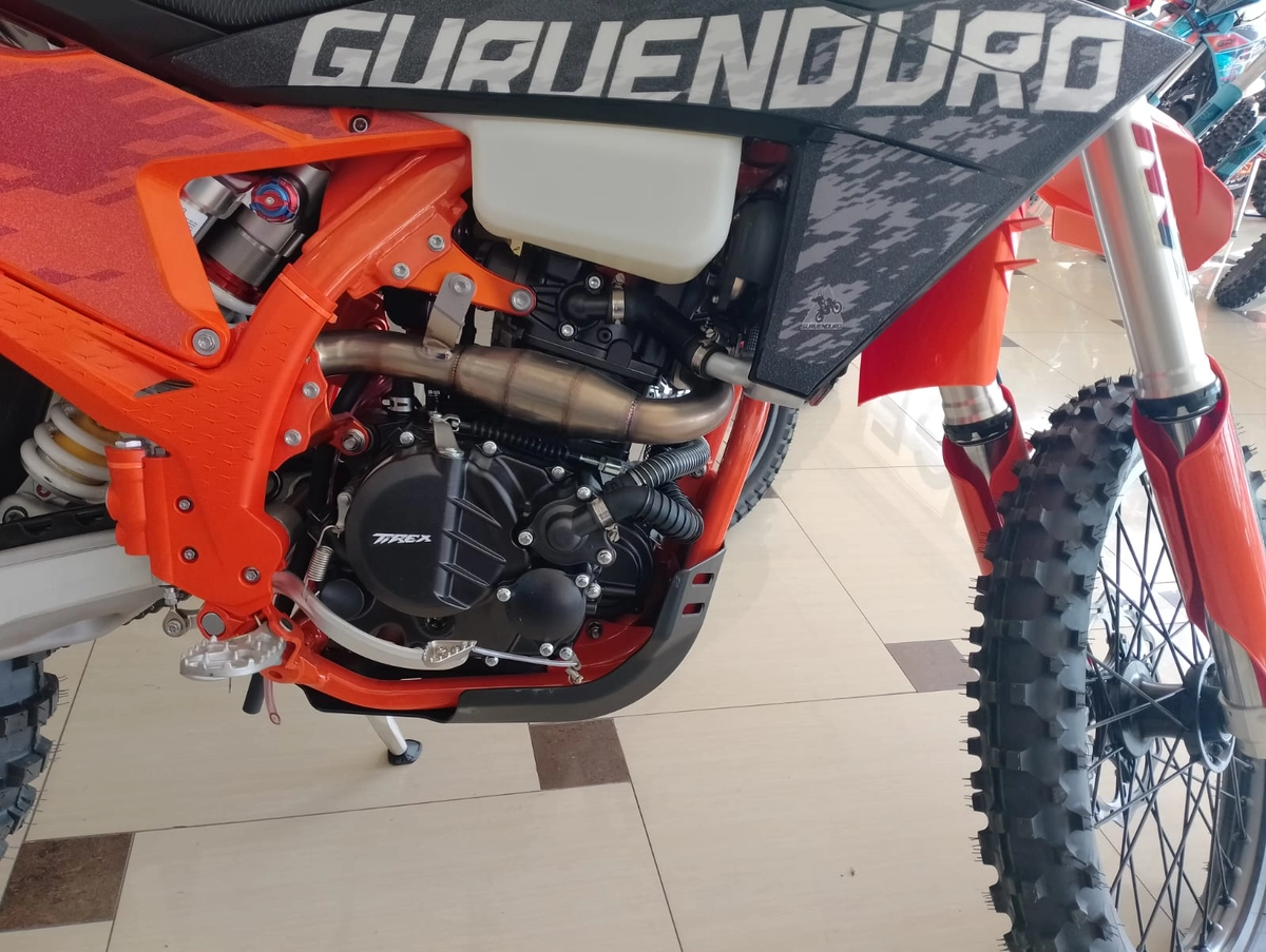 Мотоцикл GURUENDURO NB300 (ZS174)