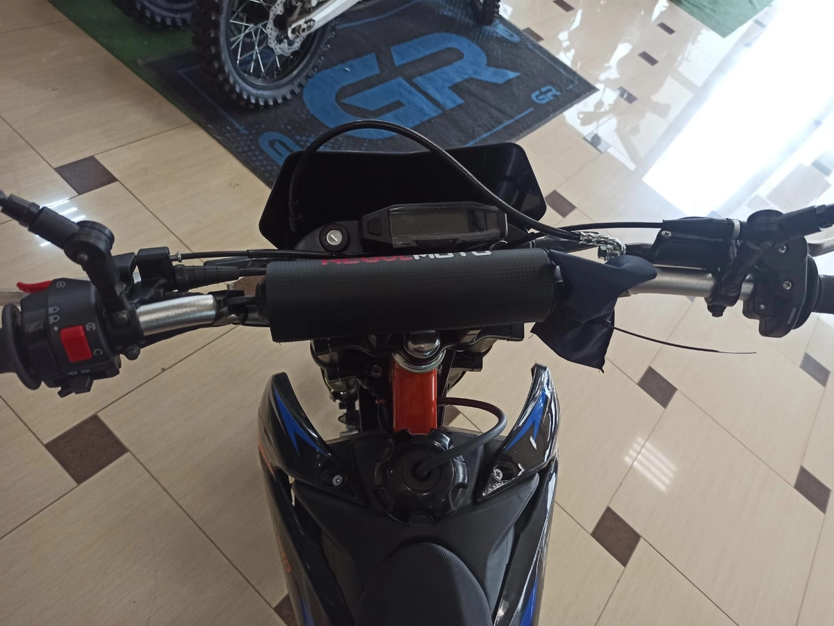 Мотоцикл Regulmoto ATHLETE PRO 4 valves 6 Gear