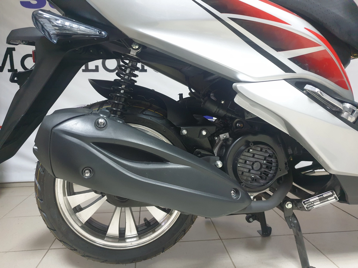 Скутер Millenium Force 15