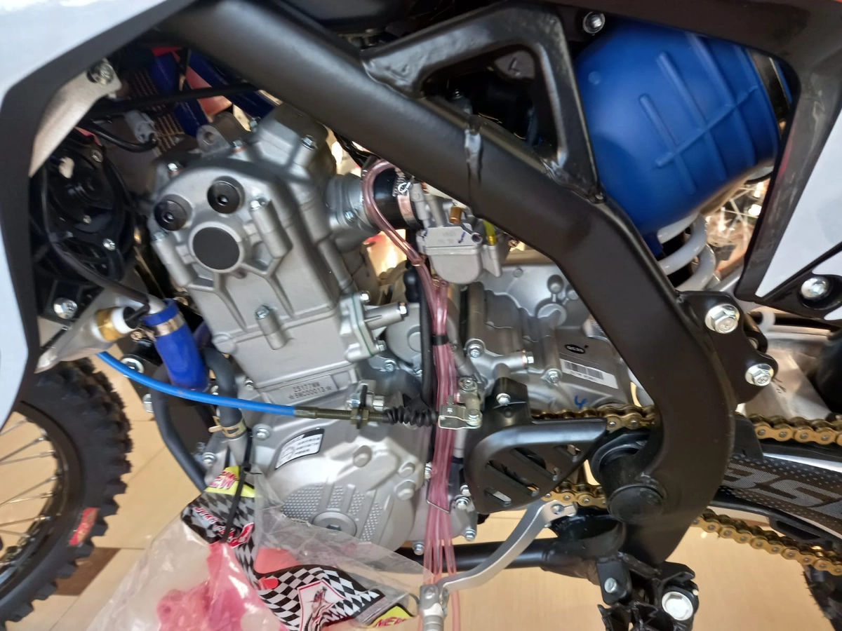 Мотоцикл BSE Z8 300e 21/18