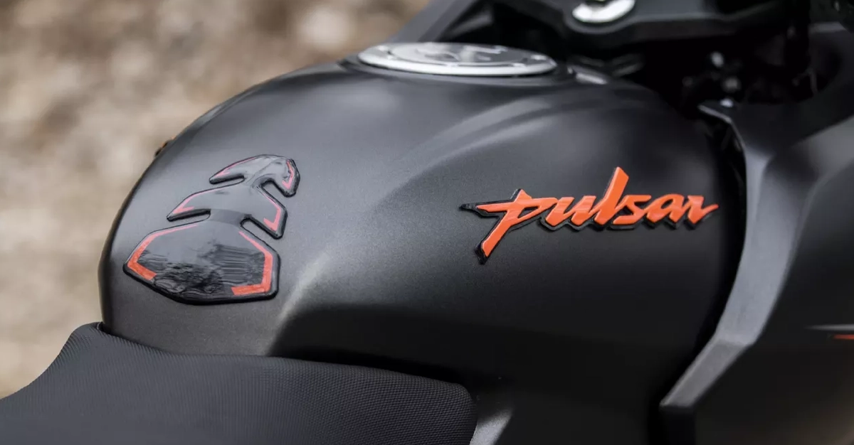 Мотоцикл BAJAJ Pulsar 180