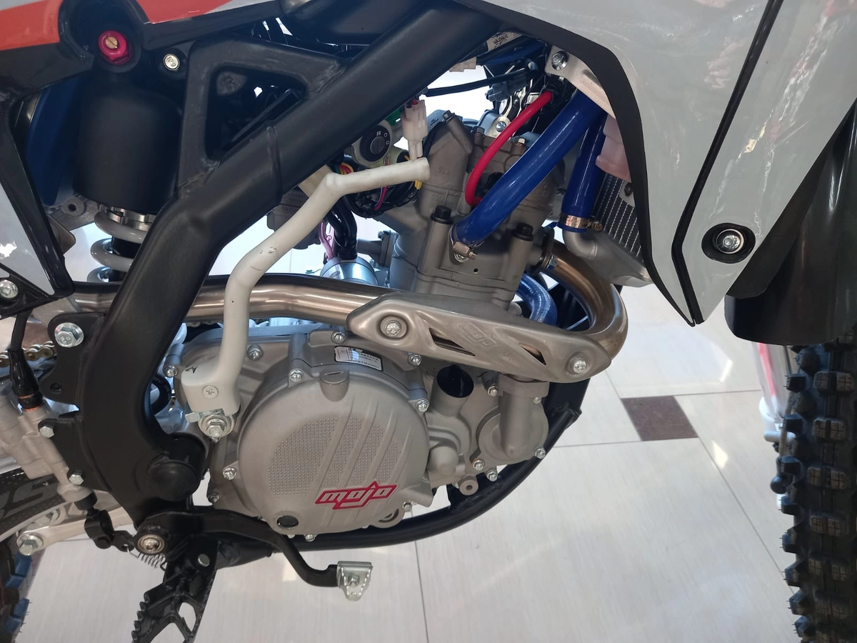 Мотоцикл BSE Z8 300e 21/18